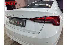 Декоративный элемент на багажник - SKODA OCTAVIA (IV) 2019-2022г.в. Лифтбек