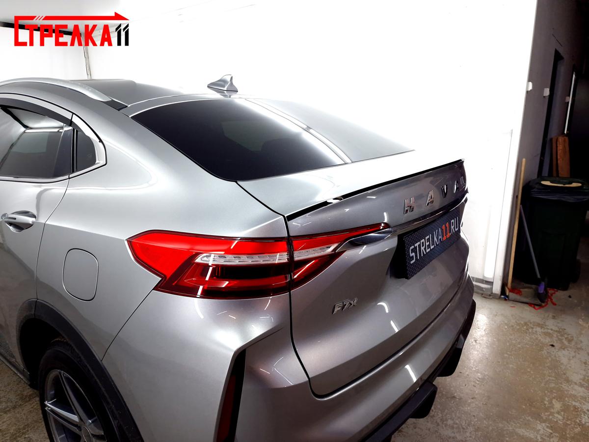 Декор на крышку багажника